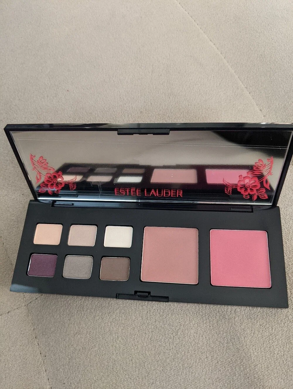 ESTEE LAUDER Neutral & Pink Eyeshadow and Blush Palette